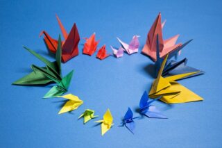 origami terapia anti-crollo. L'immagine raffigura un cuore composto da gru origami